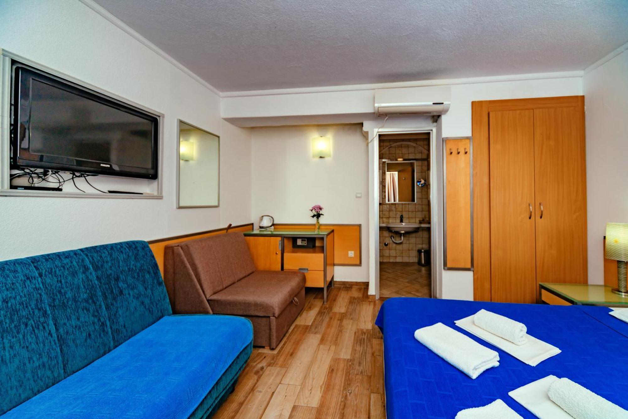 Hotel Savojo Petrovac na moru Exterior foto