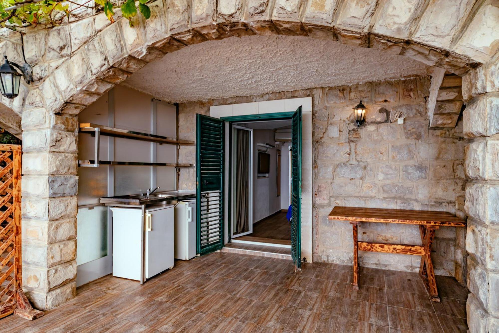 Hotel Savojo Petrovac na moru Exterior foto